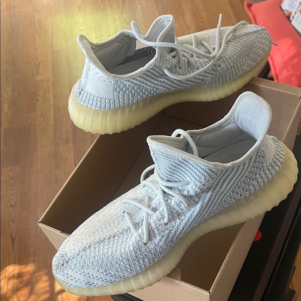 Men’s size 10 Yeezy cloud white Sneakers